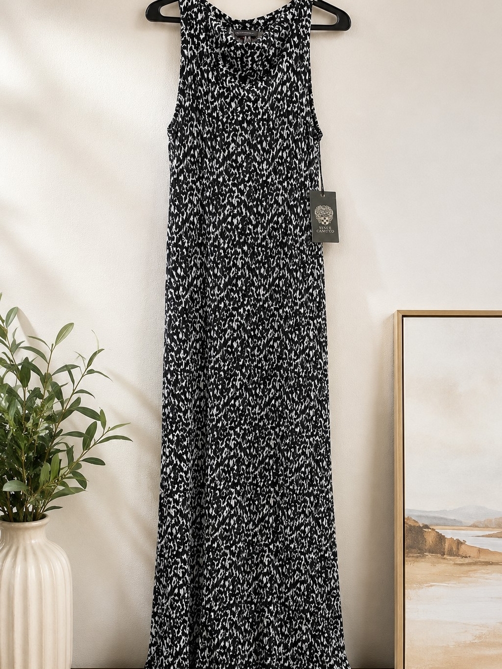 Vince Camuto Black White Pleated Maxi Dress Sleeveless Abstract Print Size M NWT